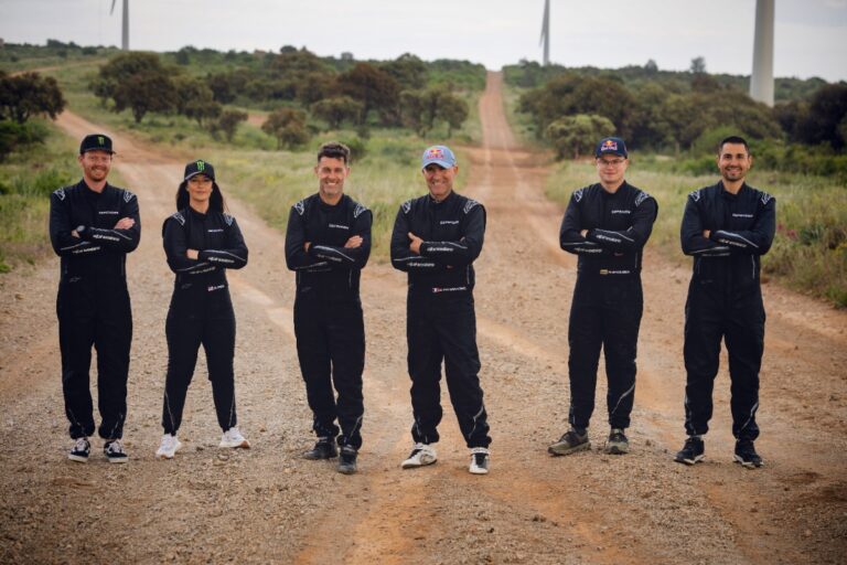 FULL TEAM LINE-UP: DEFENDER ANNOUNCES CO-DRIVER TRIO AHEAD OF THE 2026 DAKAR RALLY