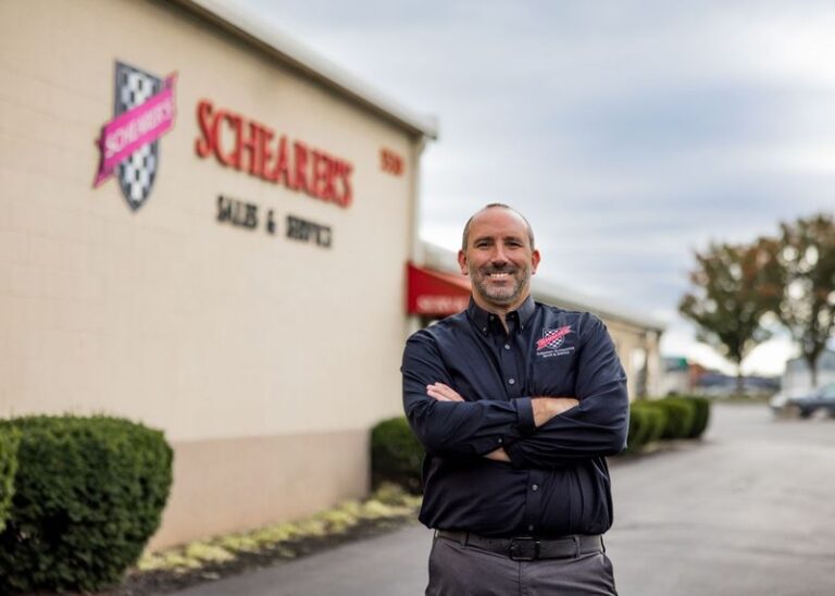 Bosch Presents Module Shop of the Year Award to Pennsylvania-based Schearer’s Sales & Service at AAPEX 2025