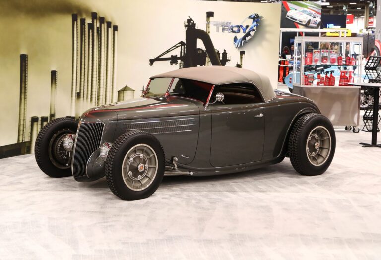 TROY TREPANIER WINS 2025 SEMA BATTLE OF THE BUILDERS WITH “FENDERLESS” 1936 FORD ROADSTER 