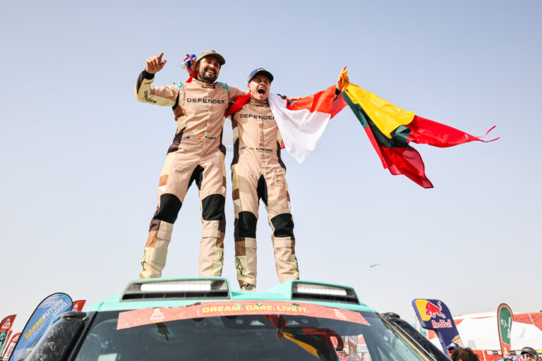 DEFENDER RALLY MAKE HISTORY WITH DEBUT DAKAR VICTORY