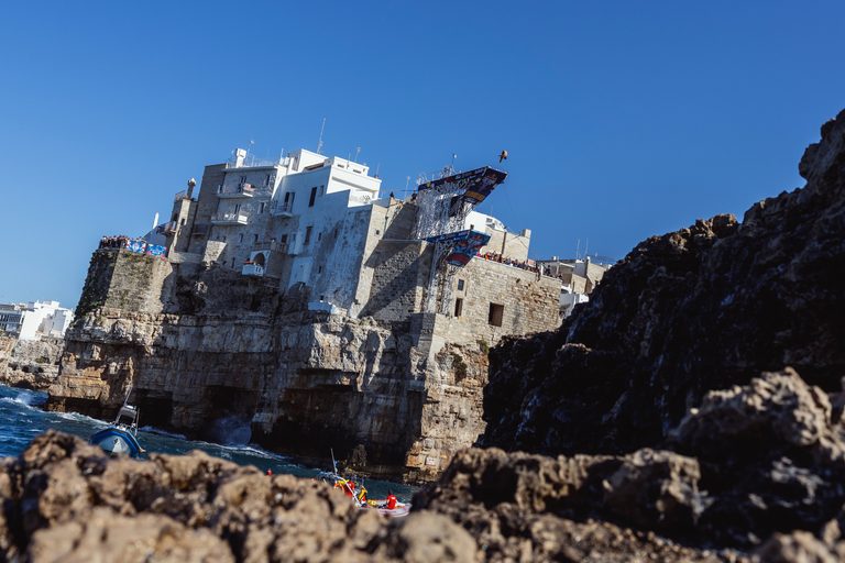 Three-way title fight brings Red Bull Cliff Diving World Series season finale to Polignano a Mare